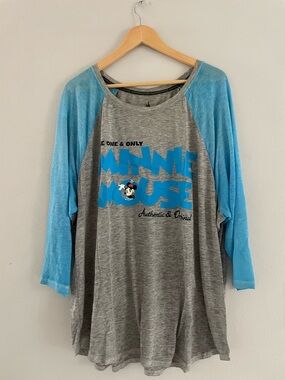 Disney Minnie Mouse Grey & Blue Arheltic 3/4 Sleeve Top